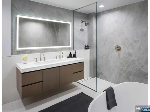 $899,000 | 320 Adolphus Avenue, Unit 803, Cliffside Park, NJ 07010