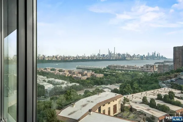 $899,000 | 320 Adolphus Avenue, Unit 803, Cliffside Park, NJ 07010
