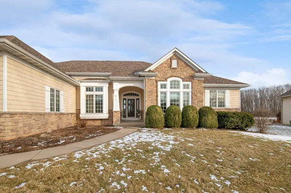 $749,000 | 581 Royal Saint Pats Drive, Wrightstown, WI 54180