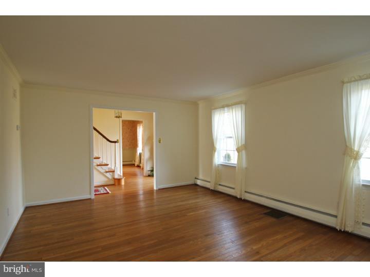 449 Davis Road Chester Springs, PA 19425 - Photo 4 of 25 Living Room