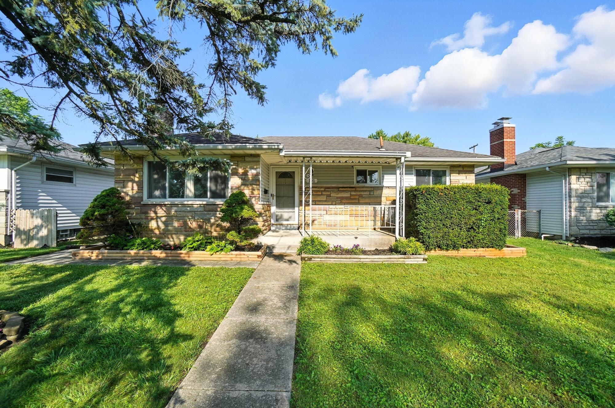 191 Oxley Road Columbus, OH 43228 - Photo 2 of 41 001