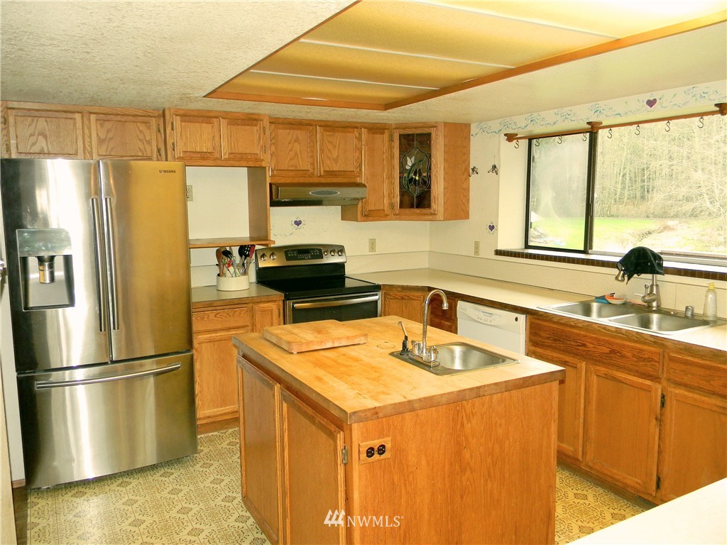 15669 Levin Road Northwest Poulsbo, WA 98370 - Photo 4 of 18 Gallery Image 4