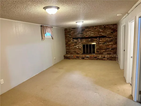 $289,900 | 528 Mark Lane, Belton, MO 64012