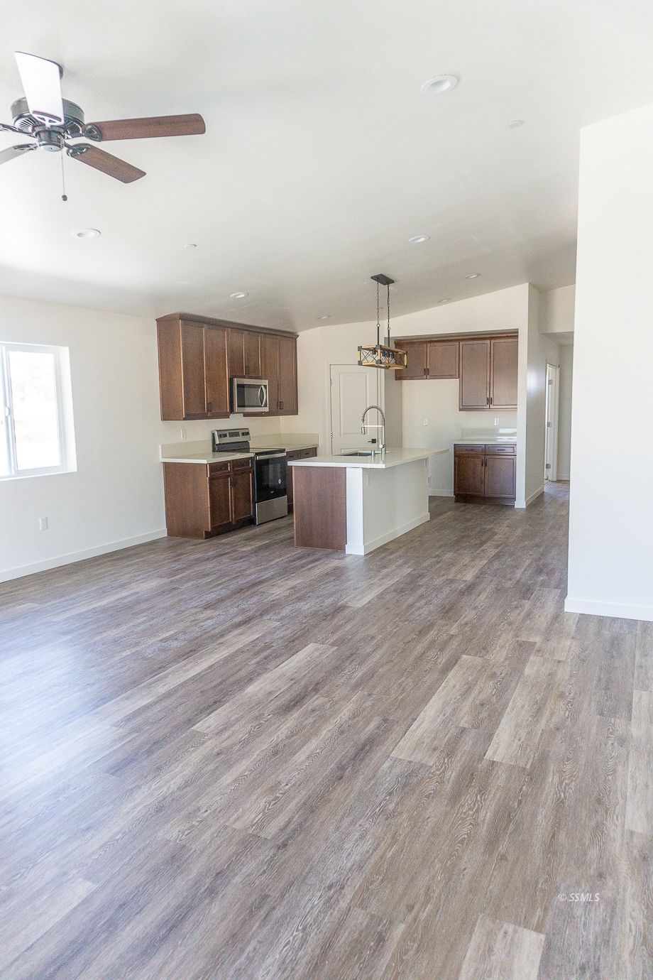 737 South Downs Street Ridgecrest, CA 93555 - Photo 17 of 25