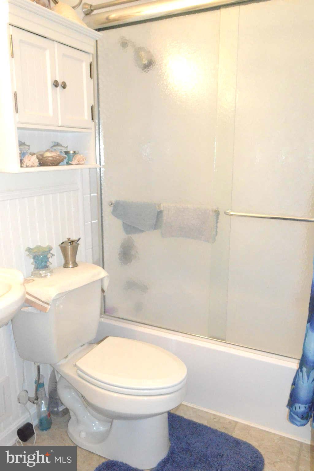 7427 Berkshire Road Baltimore, MD 21224 - Photo 12 of 15 Bath