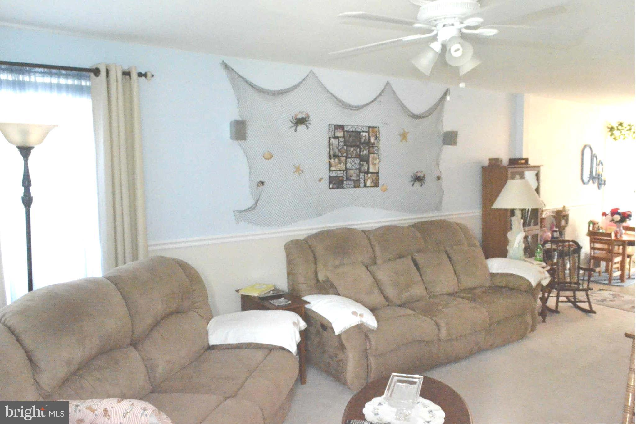7427 Berkshire Road Baltimore, MD 21224 - Photo 14 of 15 Living Room