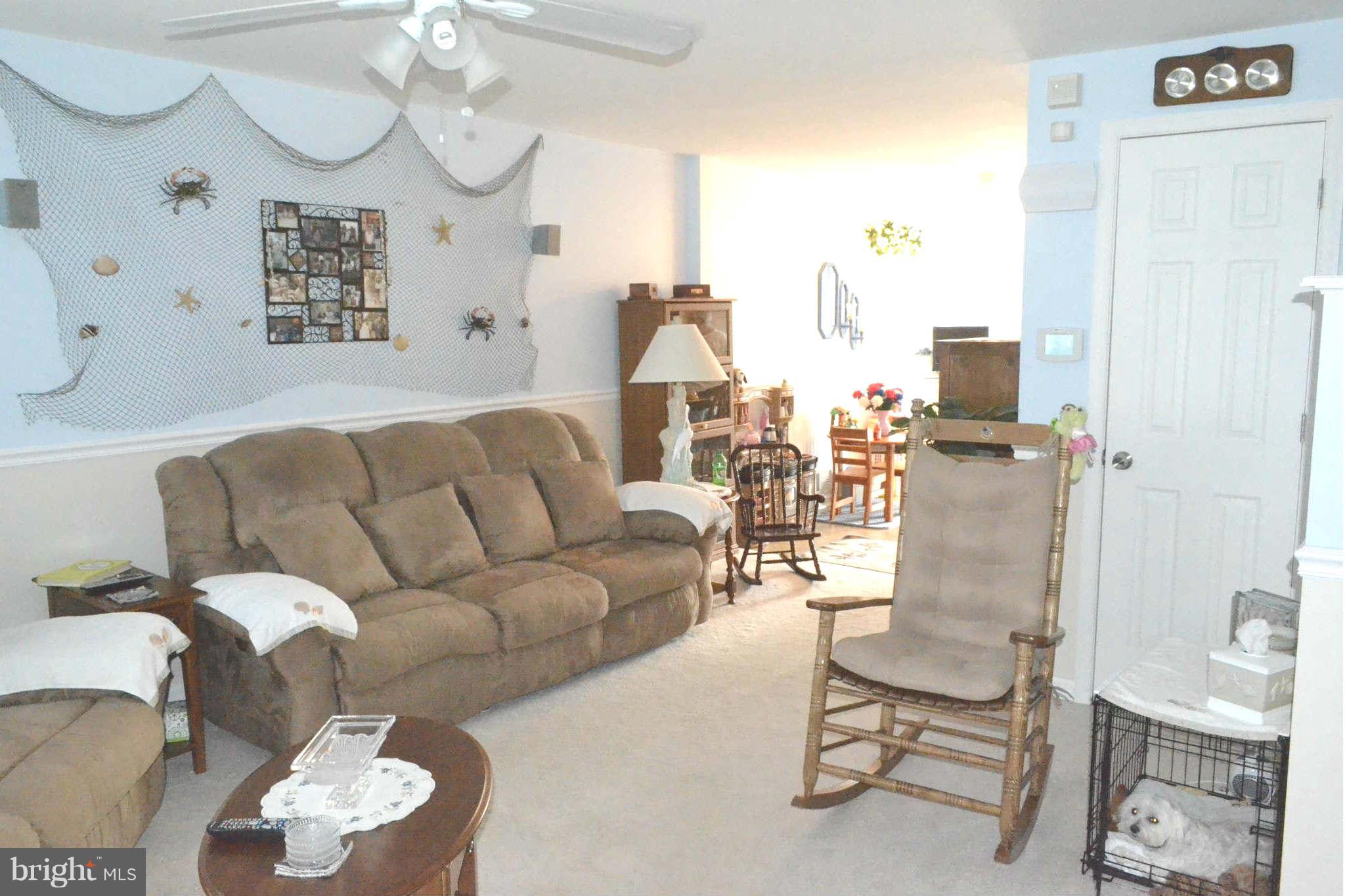7427 Berkshire Road Baltimore, MD 21224 - Photo 5 of 15 Living Room