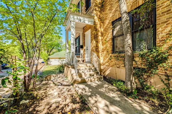 $1,995 | 1916 Robbins Place, Austin, TX 78705