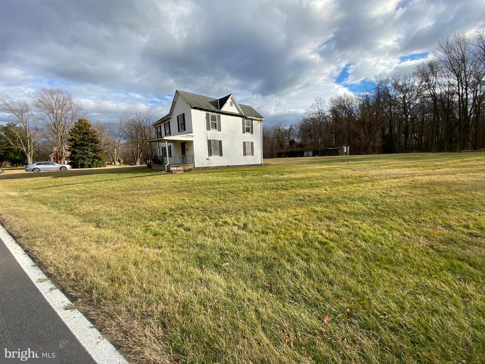 2433 Holly Neck Road Essex, MD 21221 - Photo 4 of 12