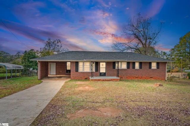 $229,900 | 304 Fleming Drive, Anderson, SC 29621