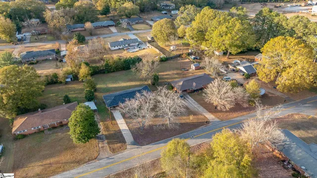 $229,900 | 304 Fleming Drive, Anderson, SC 29621