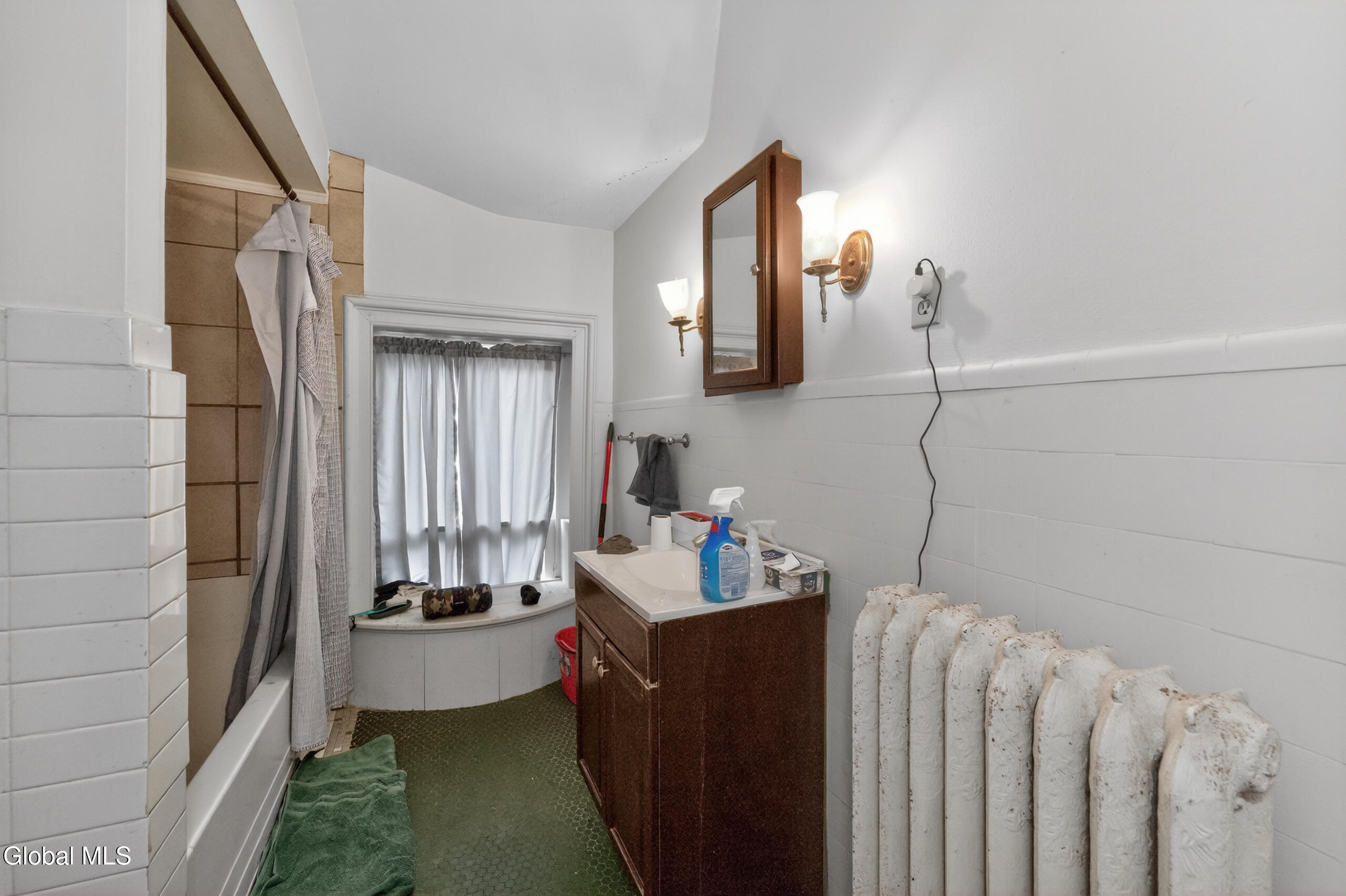 7 Union Street Schenectady, NY 12305 - Photo 30 of 45 Apartment 2 Full Bath