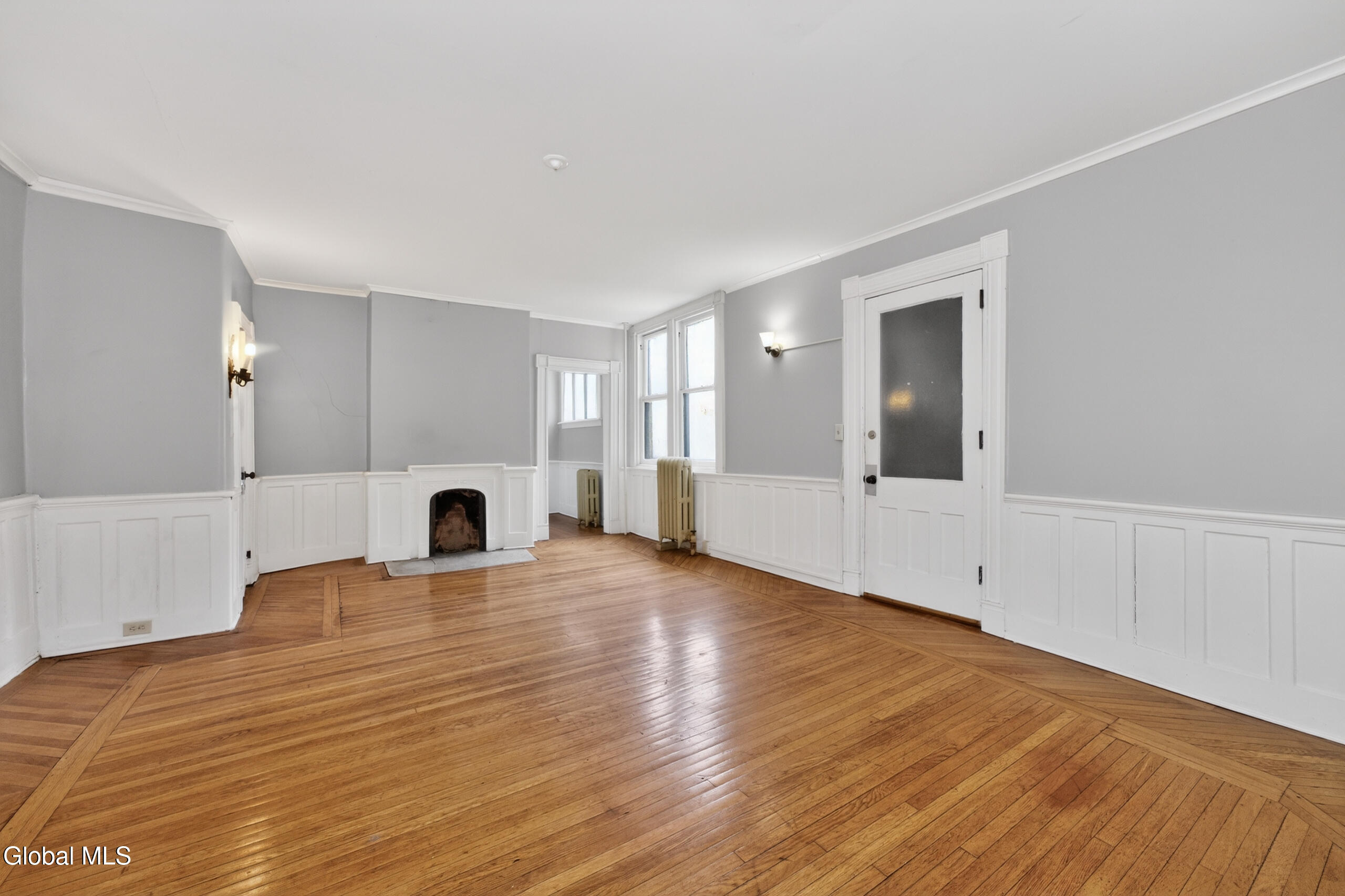 7 Union Street Schenectady, NY 12305 - Photo 8 of 45 Apartment 1 Living / Dining Room