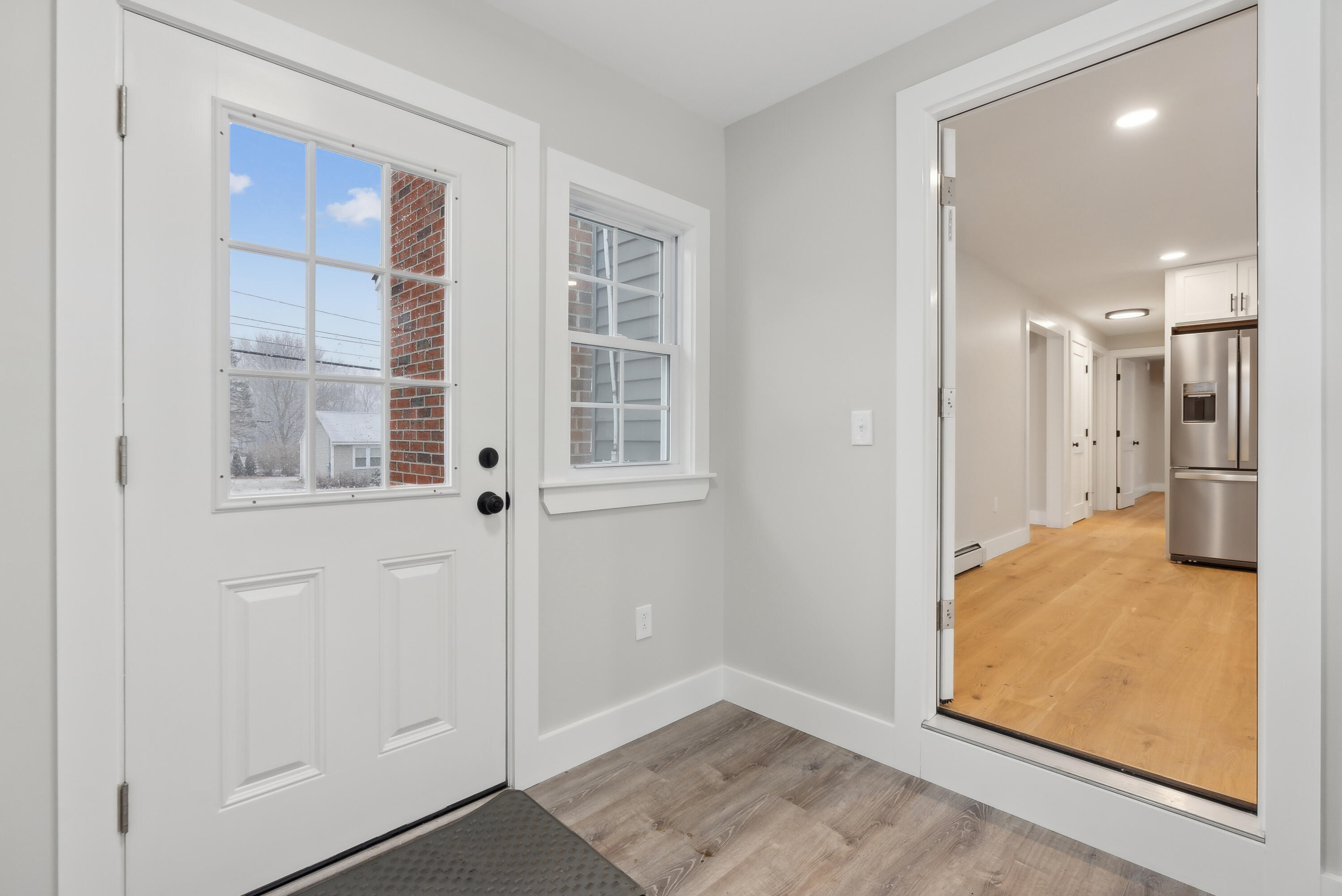 547 Summit Street Portland, ME 04103 - Photo 3 of 23 DSC07677