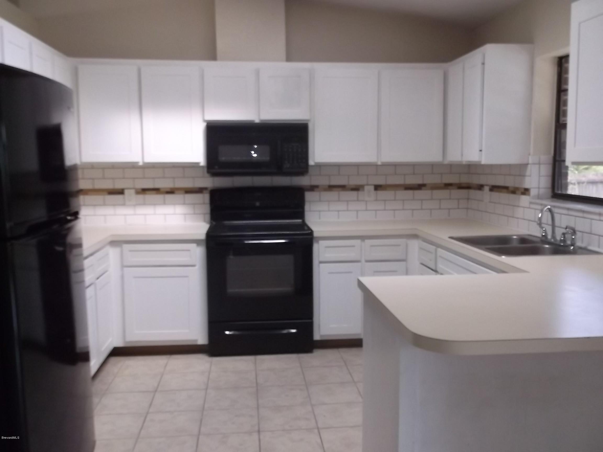 552 Nackman Road Northwest Palm Bay, FL 32907 - Photo 4 of 11 006