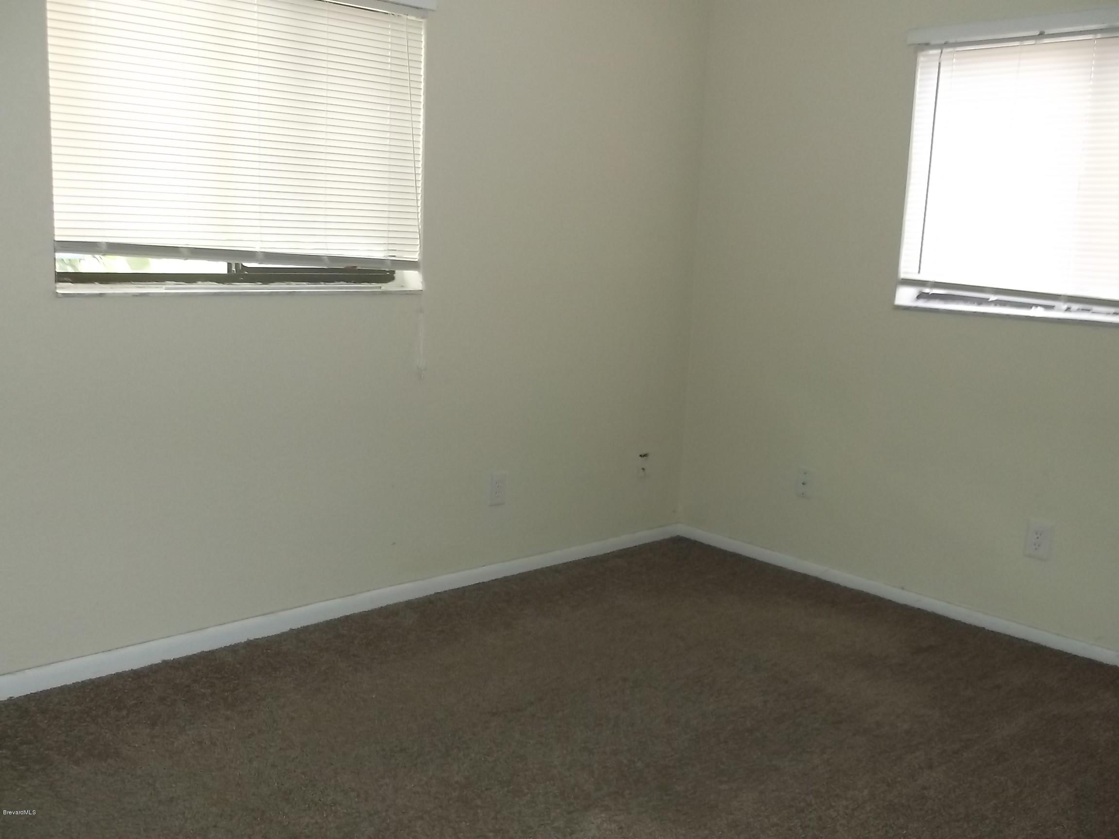 552 Nackman Road Northwest Palm Bay, FL 32907 - Photo 8 of 11 011