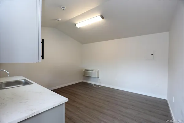 $1,300 | 669 Broadway, Unit 6, Ulster Park, NY 12487