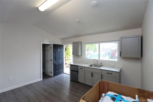 $1,300 | 669 Broadway, Unit 6, Ulster Park, NY 12487