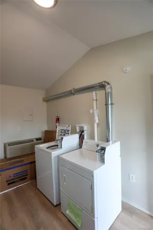 $1,300 | 669 Broadway, Unit 6, Ulster Park, NY 12487