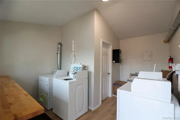 $1,300 | 669 Broadway, Unit 6, Ulster Park, NY 12487
