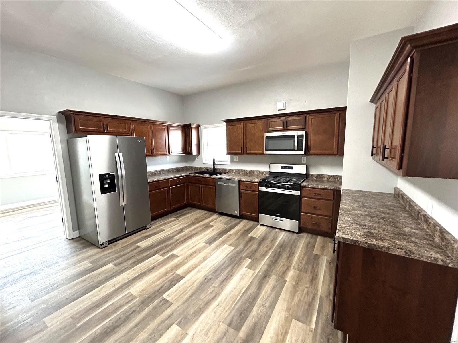 719 Hecker Street Belleville, IL 62221 - Photo 3 of 30 Gallery Image 3