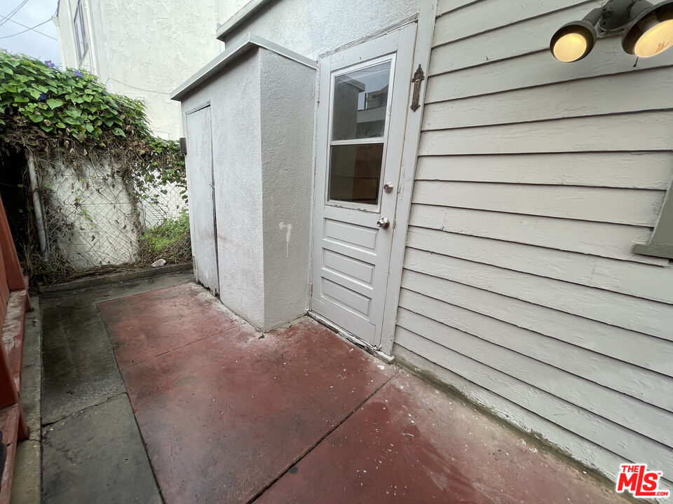 351 Temple Avenue, Unit E Long Beach, CA 90814 - Photo 15 of 17