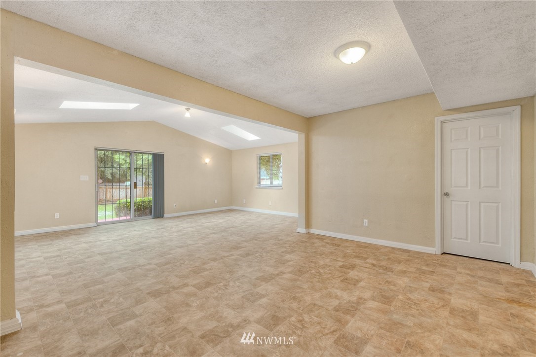 14519 Southeast 196th Place Renton, WA 98058 - Photo 8 of 20 Gallery Image 8