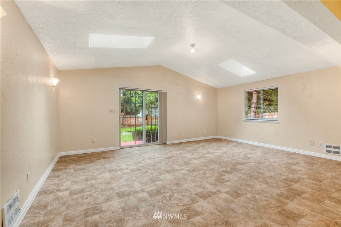 14519 Southeast 196th Place Renton, WA 98058 - Photo 10 of 20 Gallery Image 10