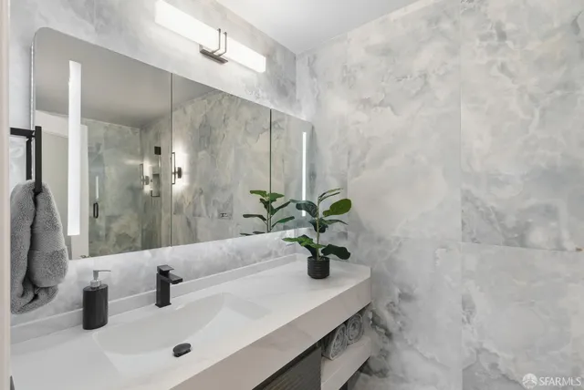 $895,000 | 152 Lombard Street, Unit 405, San Francisco, CA 94111