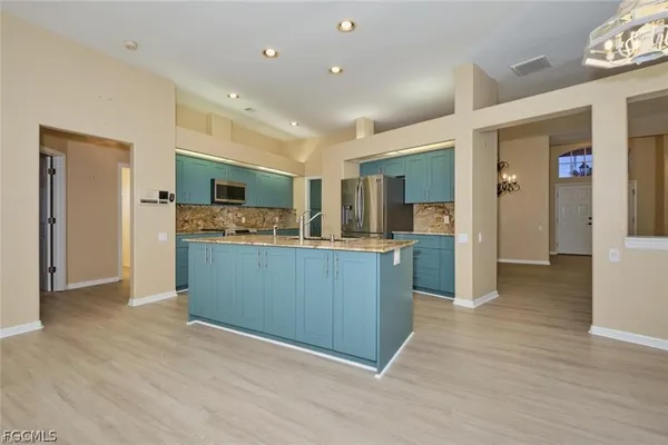 $2,700 | 734 Milwaukee Boulevard, Lehigh Acres, FL 33974