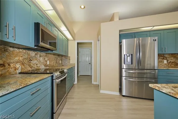 $2,700 | 734 Milwaukee Boulevard, Lehigh Acres, FL 33974