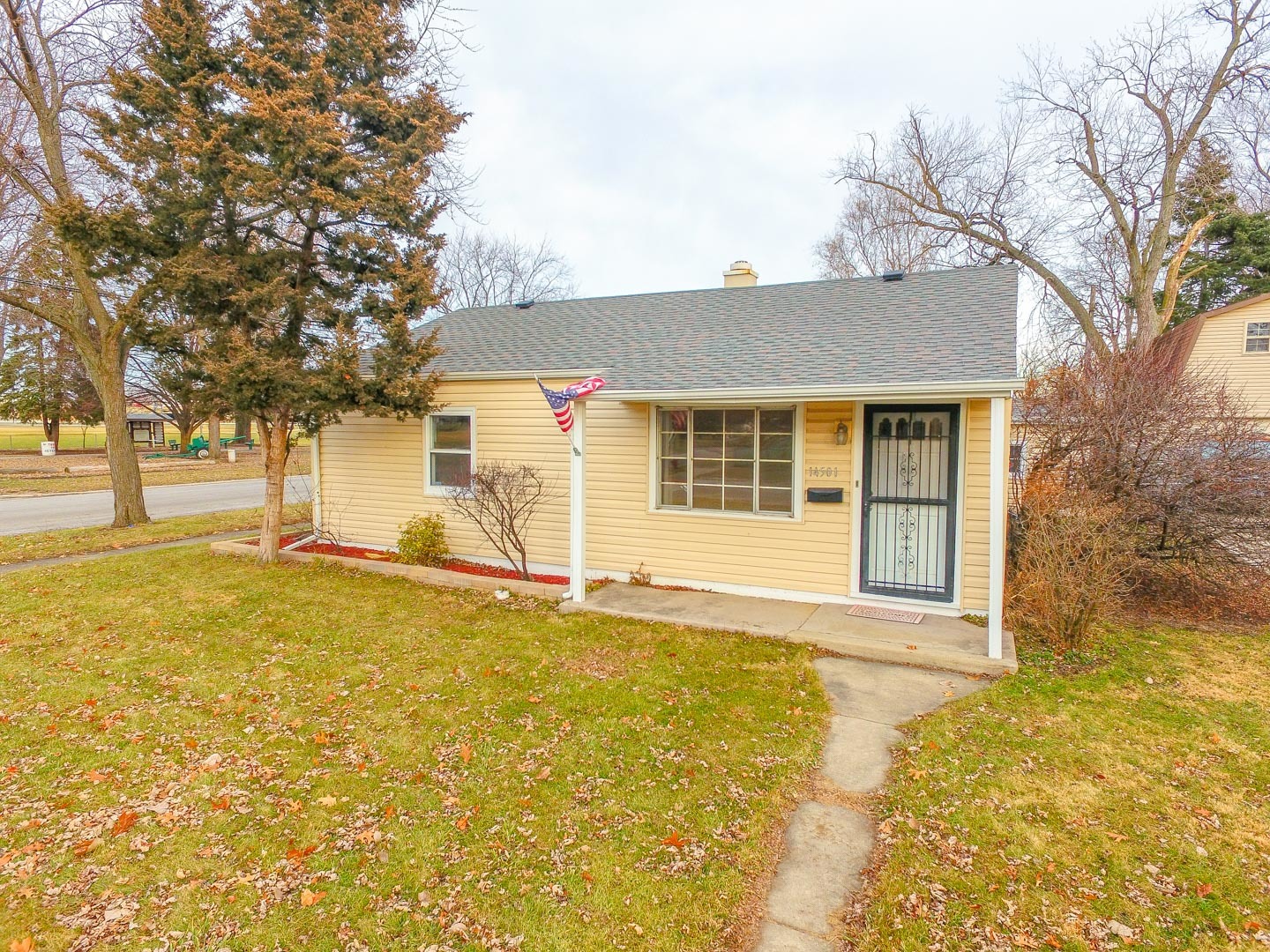 14501 Spaulding Avenue Midlothian, IL 60445 - Photo 2 of 33