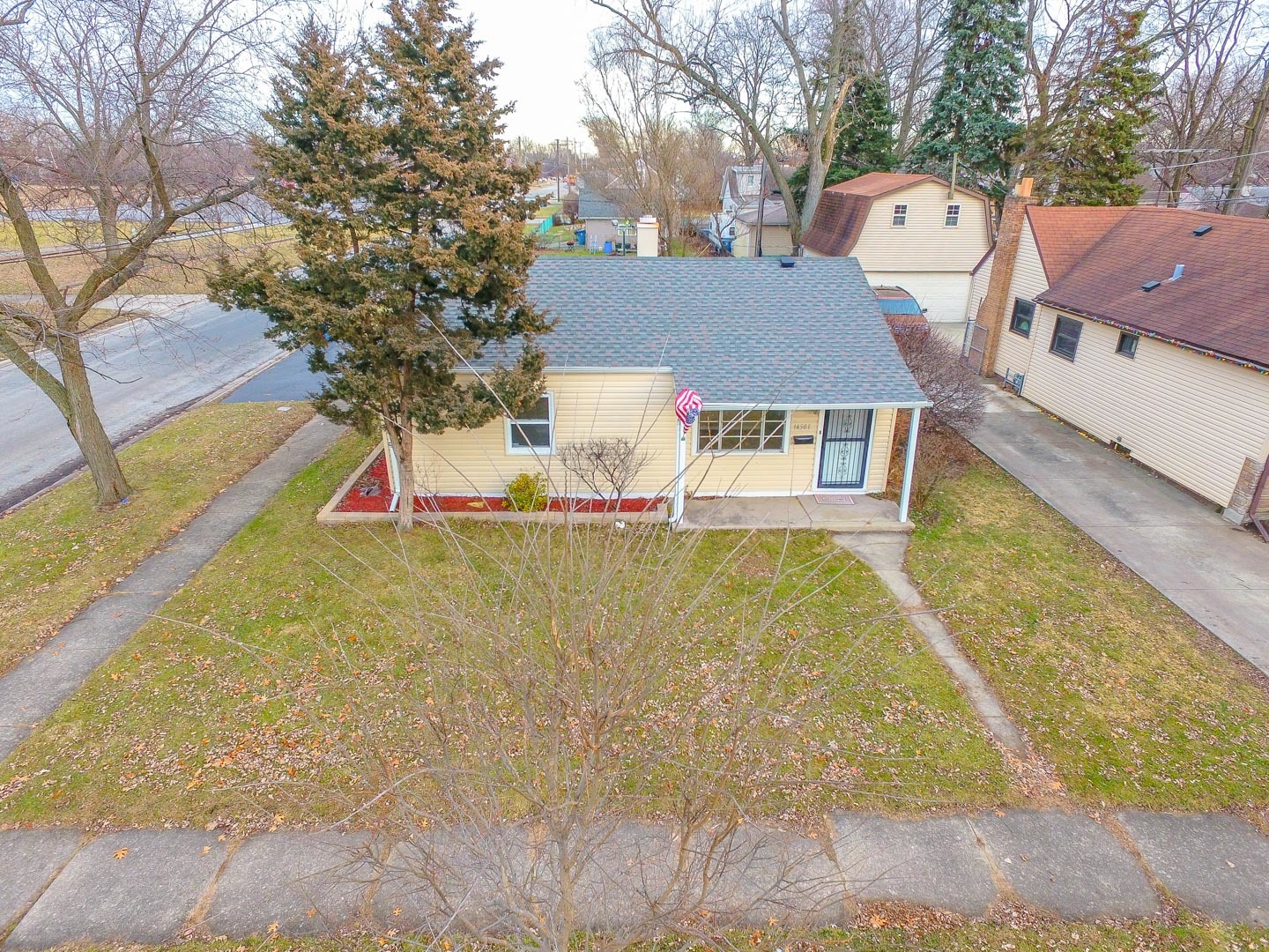 14501 Spaulding Avenue Midlothian, IL 60445 - Photo 4 of 33