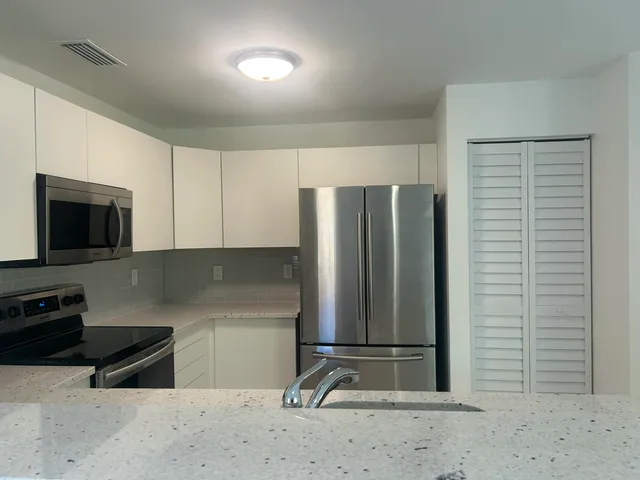 $3,900 | 9201 Northwest 55th Street, Sunrise, FL 33351