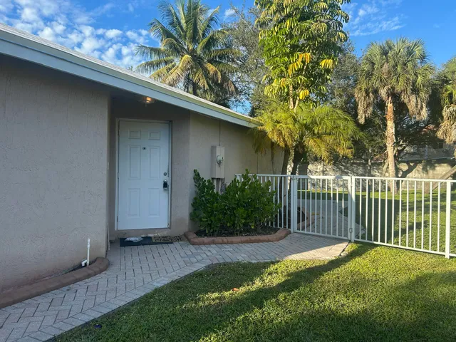 $3,900 | 9201 Northwest 55th Street, Sunrise, FL 33351