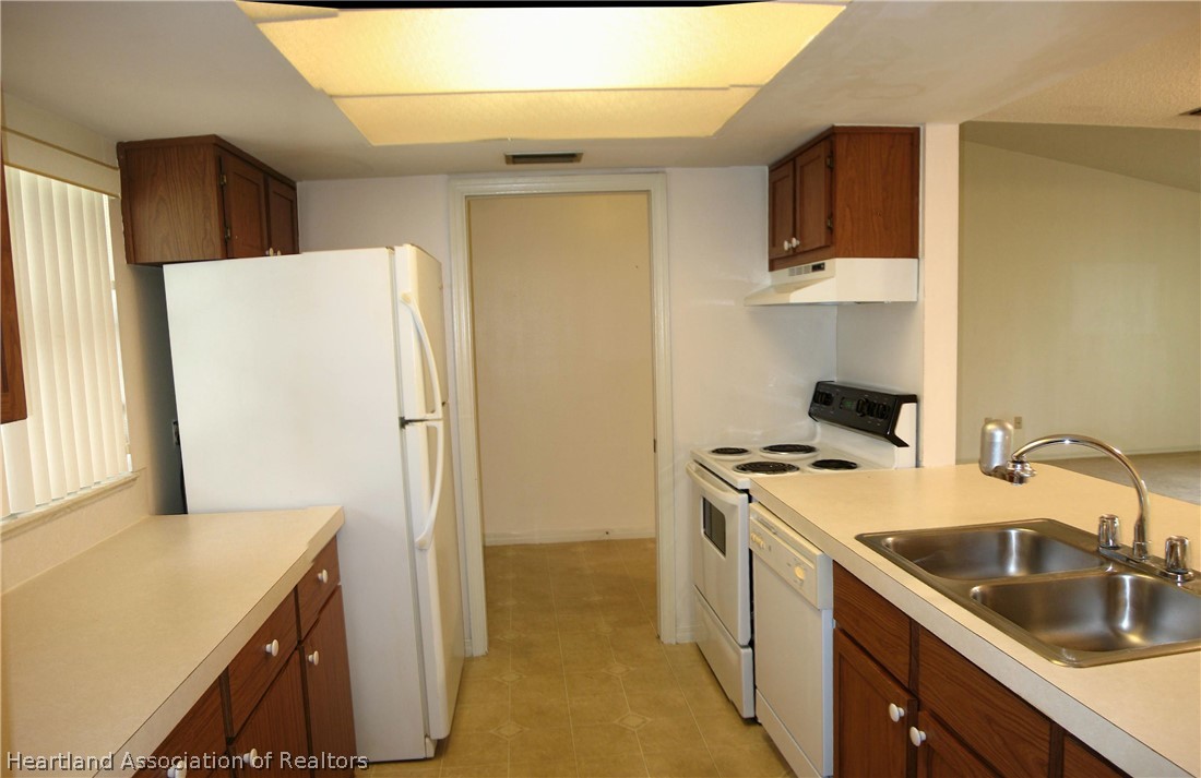 4020 Ramiro Street Sebring, FL 33872 - Photo 3 of 26 Gallery Image 3