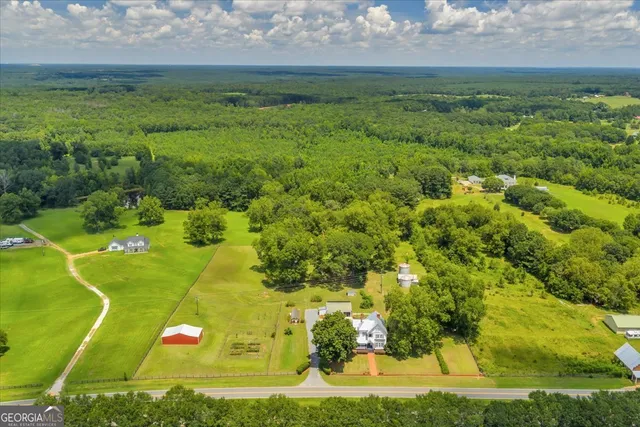 a view of a bench in a yard