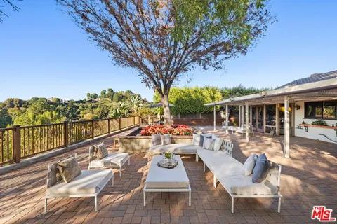 $2,495,000 | 2557 Roscomare Road, Los Angeles, CA 90077