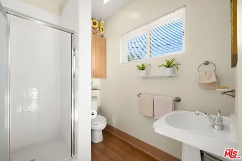 $2,495,000 | 2557 Roscomare Road, Los Angeles, CA 90077