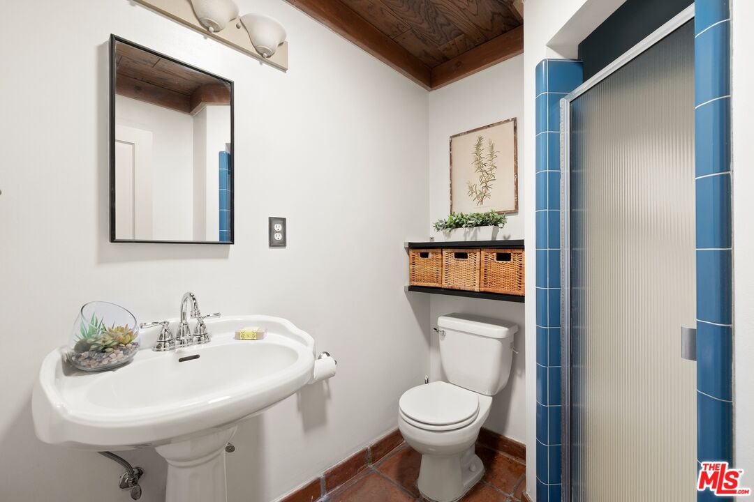 2557 Roscomare Road Los Angeles, CA 90077 - Photo 18 of 30