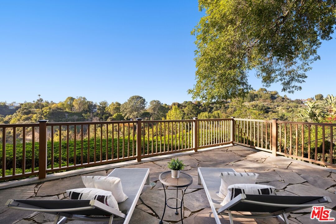 2557 Roscomare Road Los Angeles, CA 90077 - Photo 24 of 30