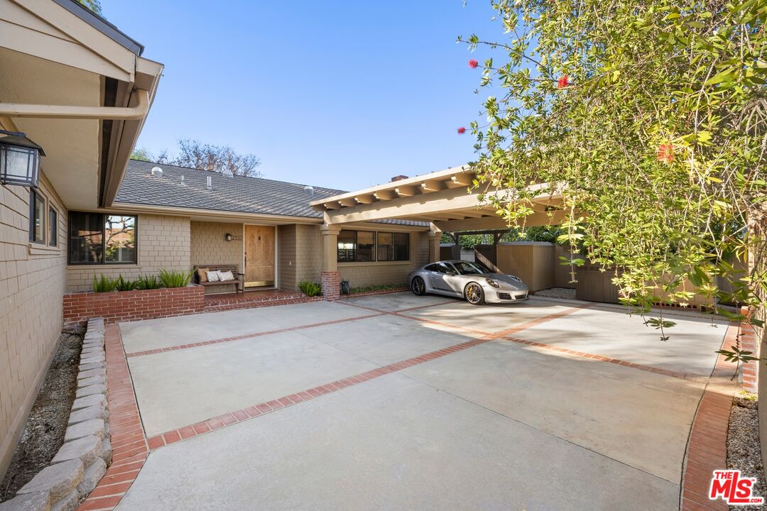 2557 Roscomare Road Los Angeles, CA 90077 - Photo 25 of 30