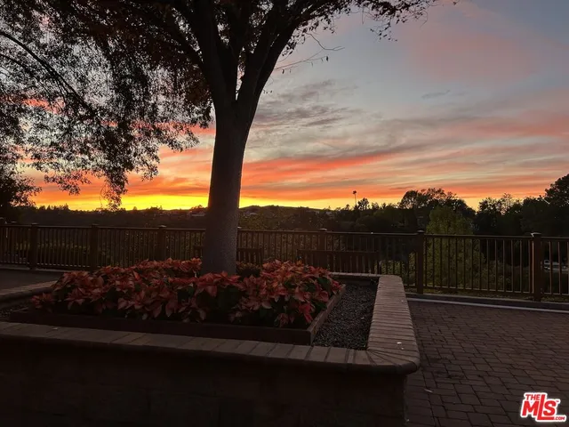 $2,495,000 | 2557 Roscomare Road, Los Angeles, CA 90077