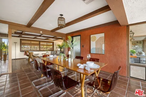 $2,495,000 | 2557 Roscomare Road, Los Angeles, CA 90077