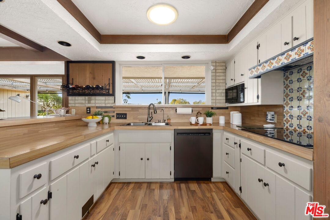 2557 Roscomare Road Los Angeles, CA 90077 - Photo 8 of 30