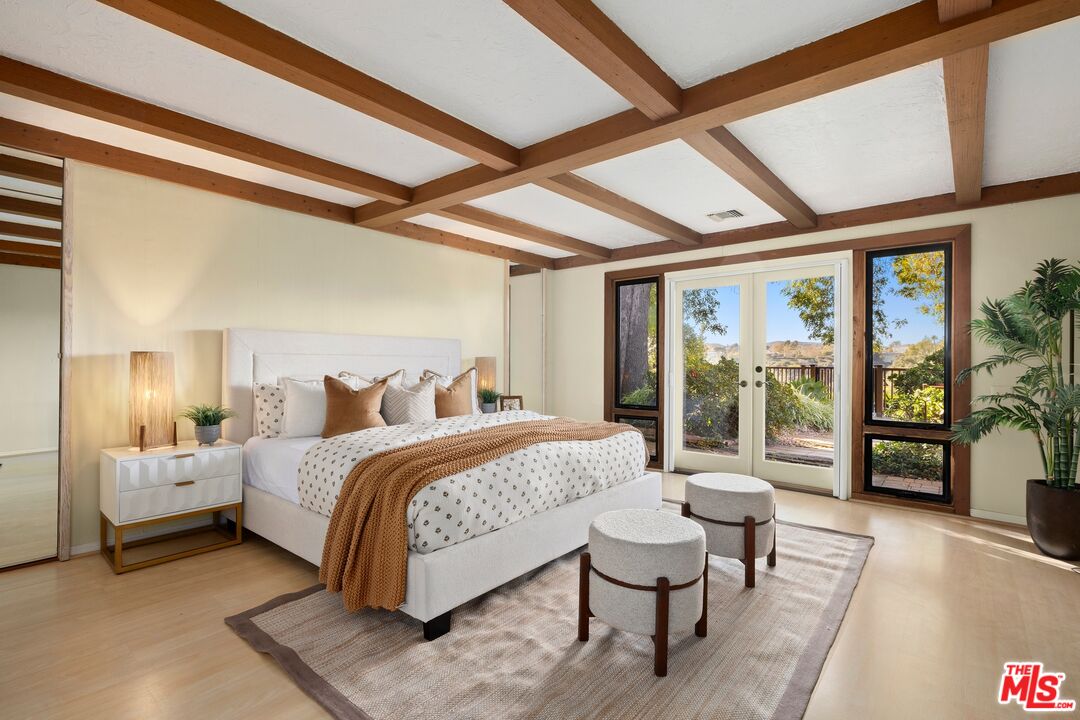 2557 Roscomare Road Los Angeles, CA 90077 - Photo 9 of 30