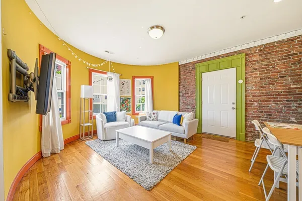 $3,200 | 12-14 Everett Street, Unit 202, Boston, MA 02134