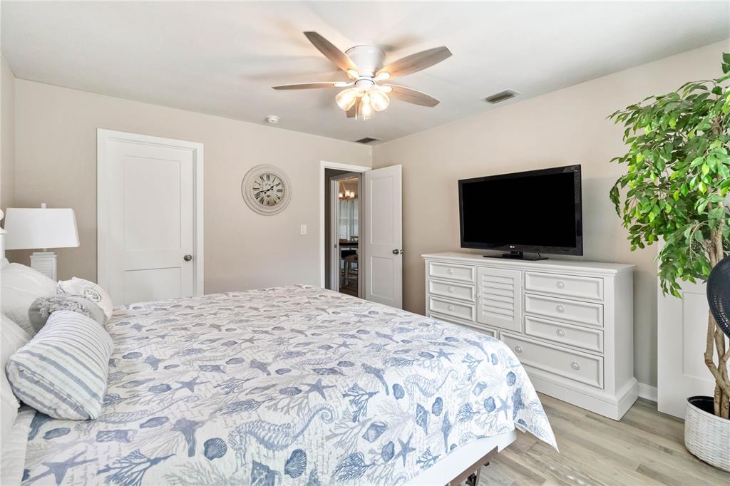 526 Conrad Road Venice, FL 34293 - Photo 18 of 27