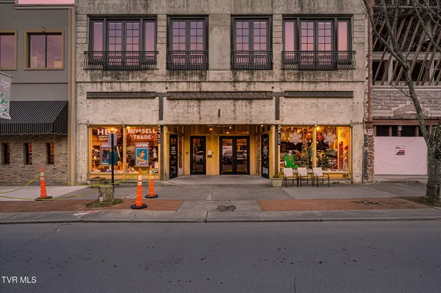 $340,000 | 217 Broad Street, Unit 306, Kingsport, TN 37660