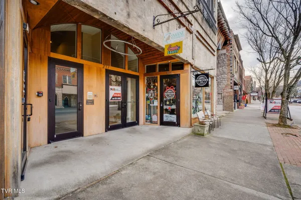 $333,000 | 217 Broad Street, Unit 306, Kingsport, TN 37660